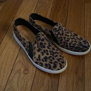 Women’s 8 1/2 baretrap cheetah print flats